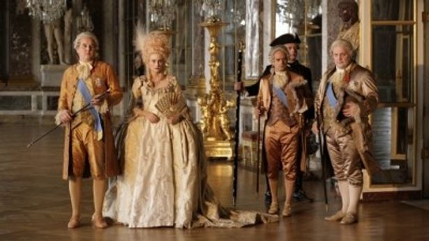 【写真を見る】本物のベルサイユ宮殿でロケを敢行！マリー・アントワネットを演じるのはダイアン・クルーガー