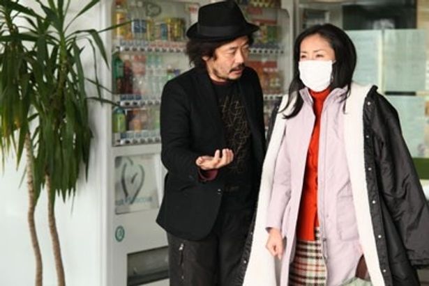 『希望の国』の園子温監督と妻で女優の神楽坂恵