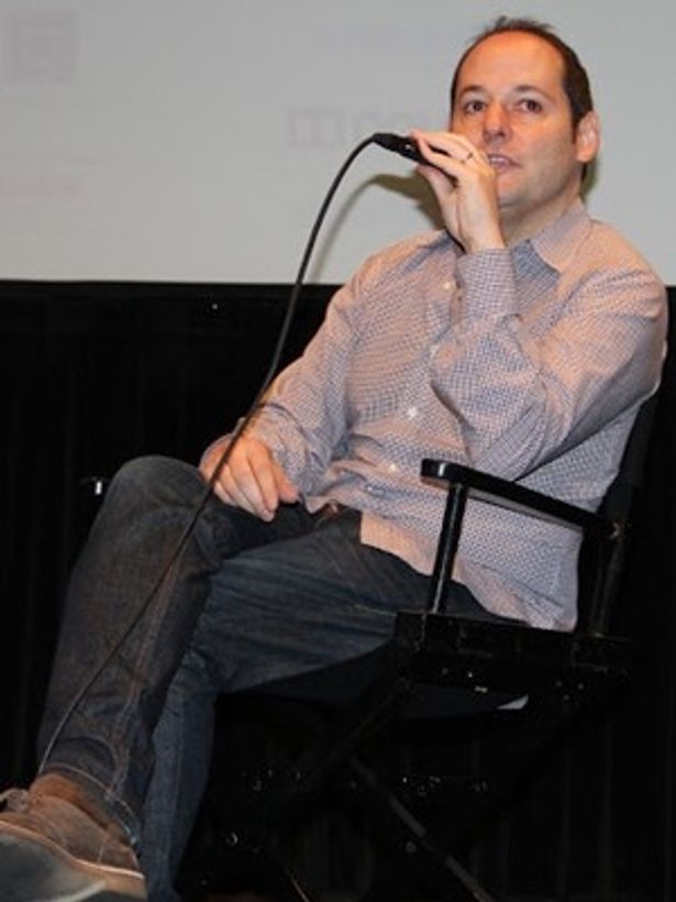 2010年からマリオンとその関係者や監督、俳優たちにインタビューしたトム監督