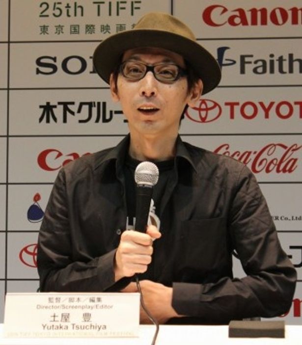 日本映画・ある視点、作品賞を受賞した土屋豊監督は「観客の意見をもとに『タリウム少女の毒殺日記』にタイトルを変更した」と発表
