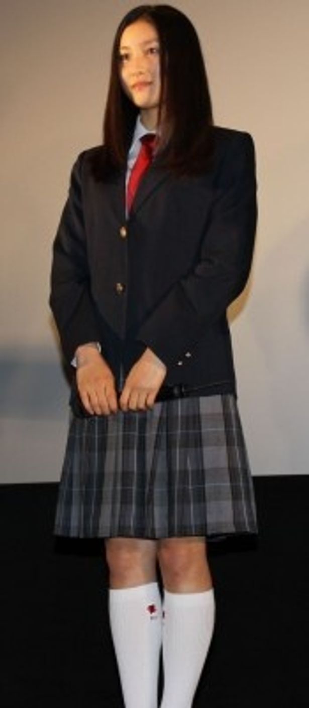 【写真を見る】小川蘇美役で注目の美少女、土屋太鳳が制服姿で登場！