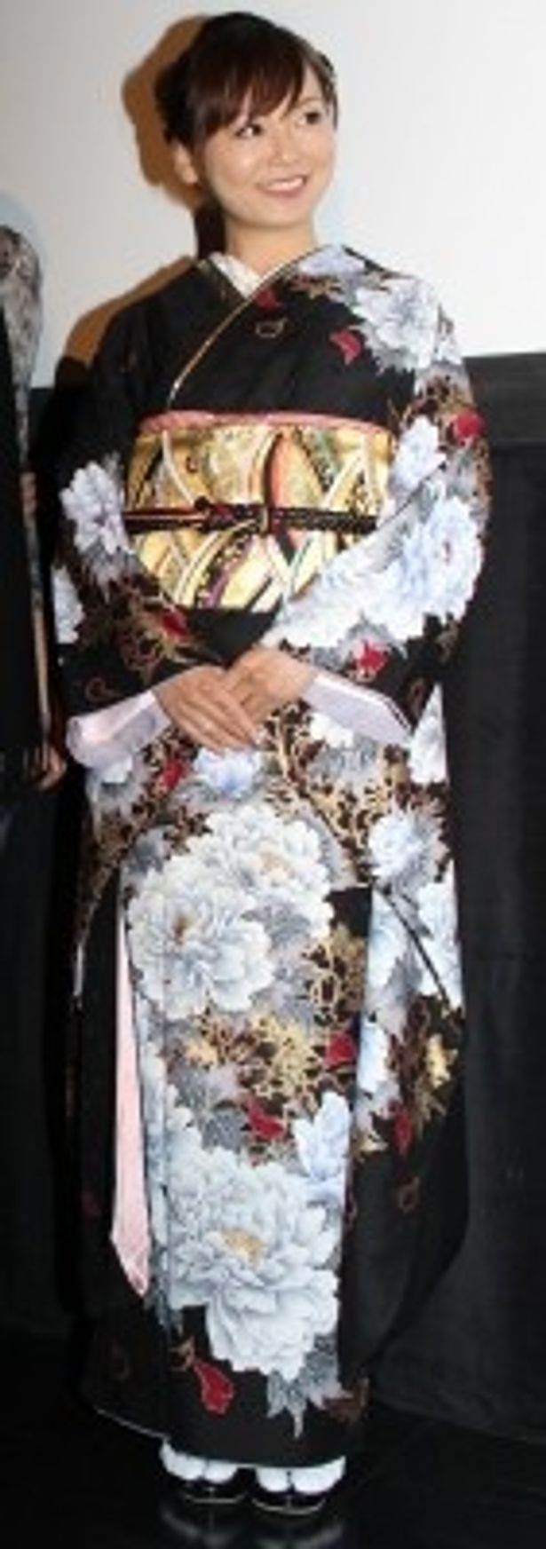 【写真を見る】元カリスマキャバ嬢の原作者、立花胡桃は艶やかな着物姿で会場を魅了