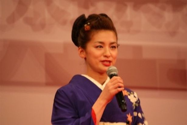 柳沢吉保役の尾野真千子