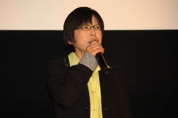 本作のテーマ「愛情の連鎖」について語った平松恵美子監督