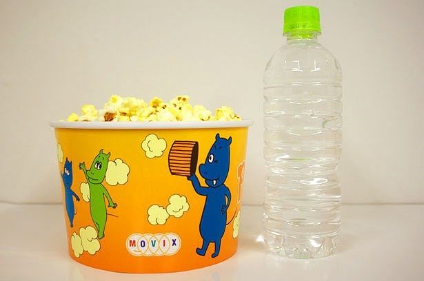 MOVIX(Mサイズ・350円)のカップにはおなじみのキャラ、ヒッポコブラザーズが描かれており、子供にも好評