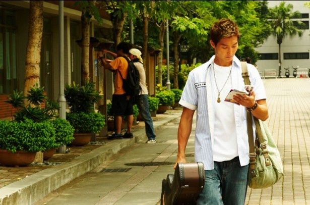 ジミー・ハンの役どころは成功を夢見てアメリカから台湾へやってきた青年ジョー