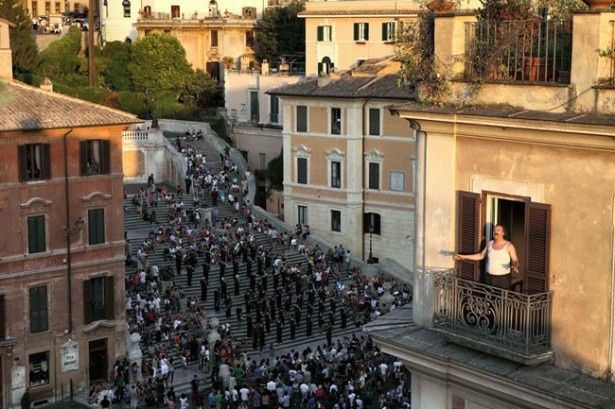 【写真を見る】『ローマの休日』で人気になったスペイン階段も登場