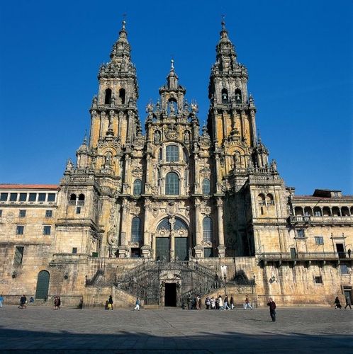 3大聖地に数えられる巡礼路の終着点！スペインが誇る美しい世界遺産の街とは？