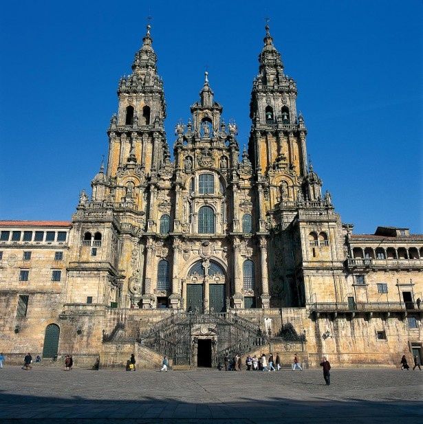 迫力と存在感を放つサンティアゴ・デ・コンポステーラの大聖堂