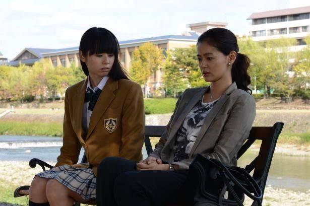 シリーズ初の女子高生キャラクターを演じる人気アイドル・小池里奈の制服姿も見どころ