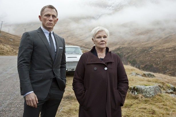 『007 スカイフォール』でM役を演じたジュディ・デンチはボンドガールがかすむほどの存在感を示した