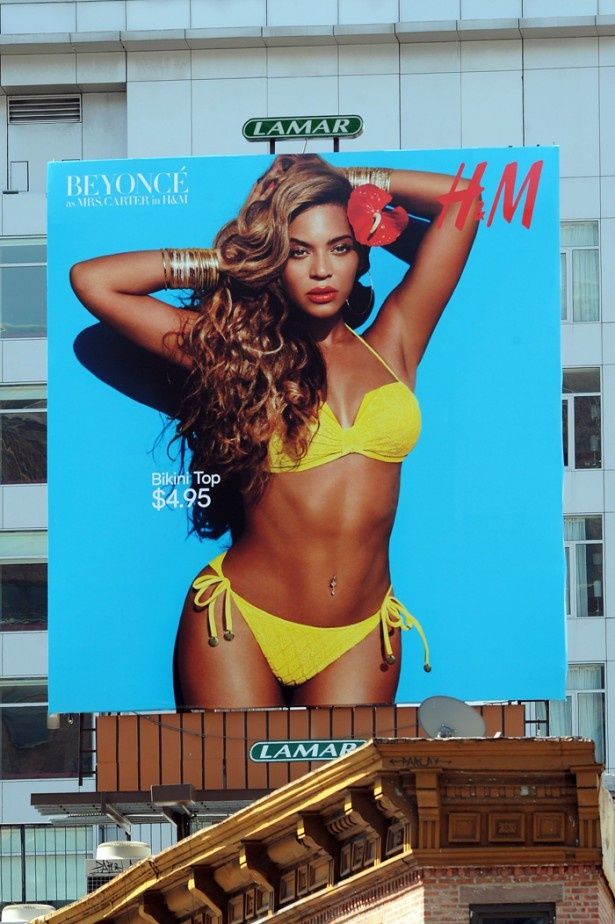 【写真を見る】H＆Mの広告写真では修正が入った写真の使用を断固拒否したビヨンセだったが