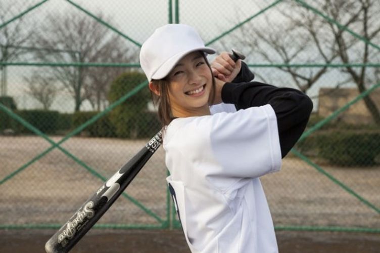 「あまちゃん」の“マメりん”こと足立梨花が元プロ野球選手とプレイボール！