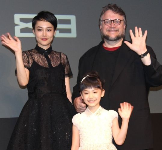 ハリウッドデビューの芦田愛菜、ギレルモ・デル・トロ監督の印象は「トトロみたい！」