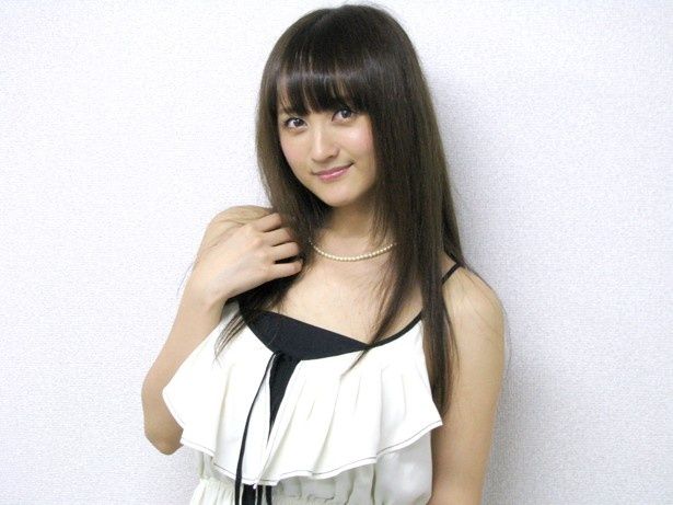 「美少女戦士セーラームーン」から10年、小松彩夏がホラー映画のヒロインに！