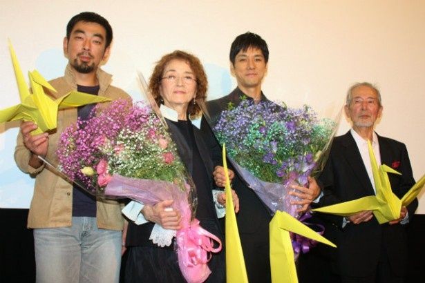 最後に福島の応援団の方々から花束が贈られた