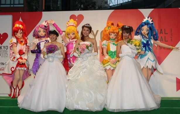 『映画ドキドキ！プリキュア マナ結婚!!?未来につなぐ希望のドレス』は10月26日より全国公開