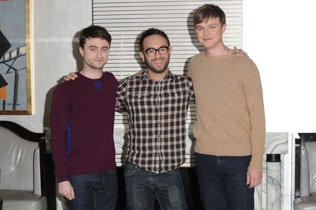 『Kill Your Darlings』のジョン・クロキダス監督、共演者デイン・デハーンとの3ショット