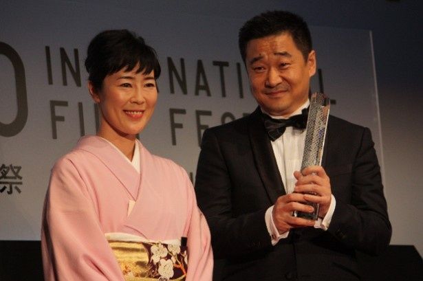 寺島しのぶと最優秀男優賞受賞のワン・ジンチュン