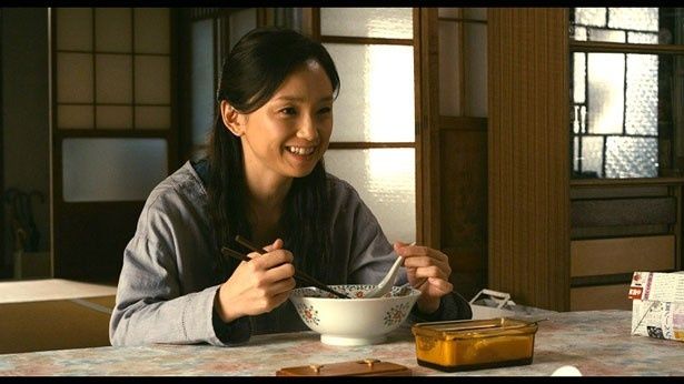 永作博美演じる高岩百合子が食べているのは紹介した塩ラーメン！