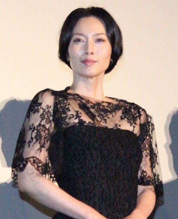 寧役の中谷美紀