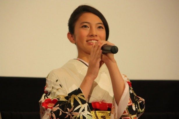 小鷹妹・小鳩(こばと)役でゴスロリの衣装にトライした久保田紗友