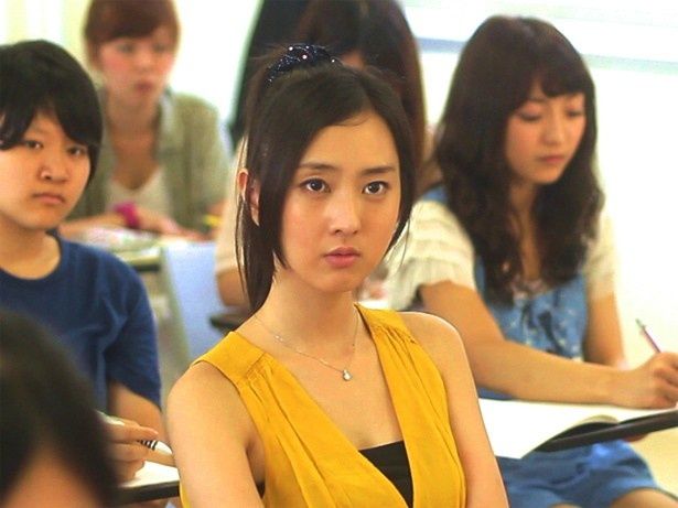 美人プロデューサーの杉野希妃は、兎吉の娘・辰子役で出演