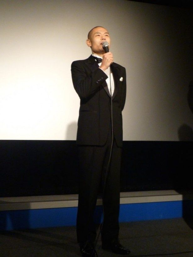 【写真を見る】品川ヒロシ監督と“俳優”小杉竜一の舞台挨拶をチェック