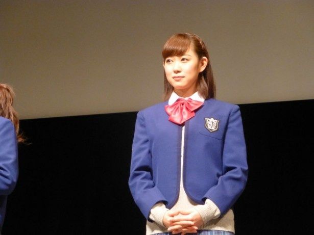 渡辺美優紀らNMB48メンバーは舞台挨拶のほかライブ等も披露