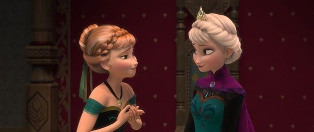 【写真を見る】『アナと雪の女王』の何でも凍らせてしまう力を持つ姉エルサとそんな姉を慕う妹アナの写真はこちら！