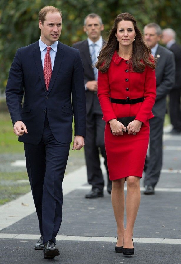 【写真を見る】現在ニュージーランドを訪れているキャサリン妃の赤いスーツは、11年にも着ていたものだとか