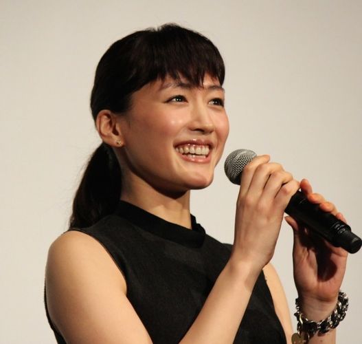 綾瀬はるか、初共演の松坂桃李は「地味に面白い」