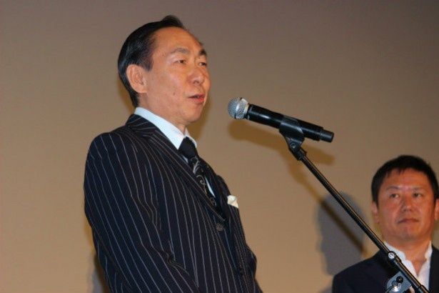 全国浴場組合の副理事長・村西彰氏は「平たい顔族の村西です」とおちゃめに挨拶