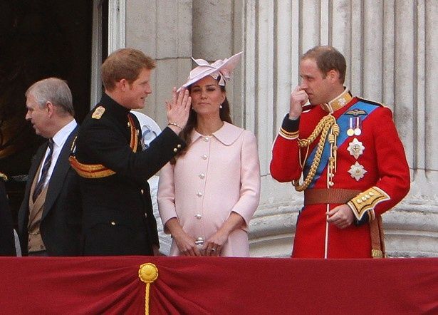 【写真を見る】記者がキャサリン妃だけでなく王子の携帯も盗聴していた！