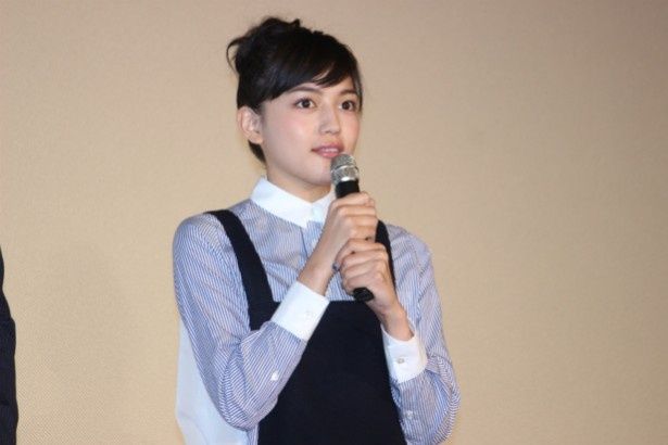 友達も彼氏も作らずに生きてきた橘めい役の川口春奈