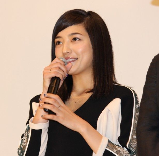 森野恵理役の川口春奈