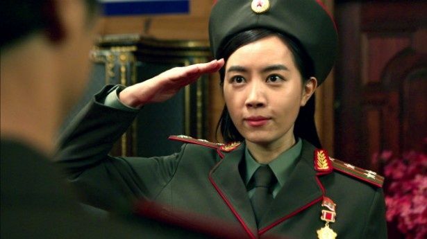 【写真を見る】『ボイス』のキム・ユミが凛々しい北朝鮮のスパイ役を熱演