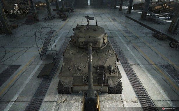 フューリー号と同モデルのシャーマン戦車に乗り込める！