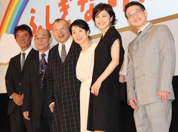 【写真を見る】吉永小百合、竹内結子の美しさに会場もため息！『ふしぎな岬の物語』豪華出演者が登場した