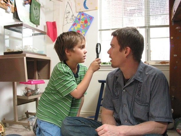 撮影スタートから2年目のメイソン(エラー・コルトレーン)と父親役のイーサン・ホーク