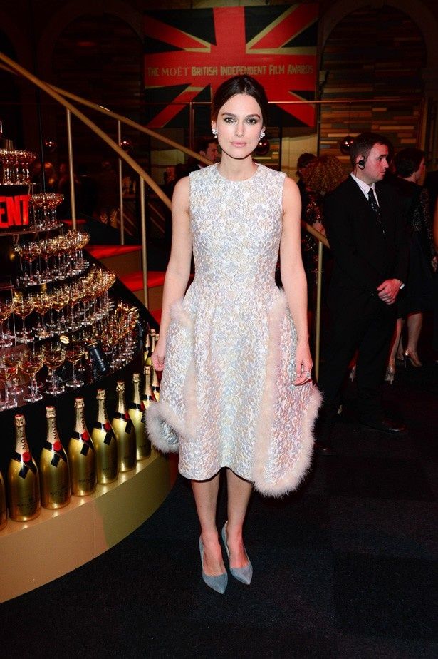12月7日に行われた英国インディペンデント映画賞授賞式でもお腹まわりに余裕のあるドレスで登場！