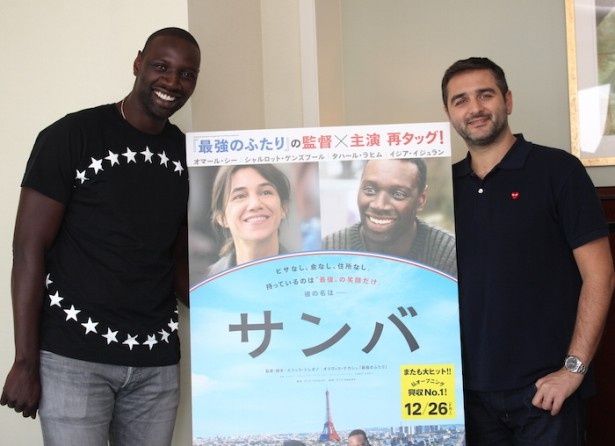 【写真を見る】『最強のふたり』の主演オマール・シー、日本中を虜にした笑顔でインタビューに登場