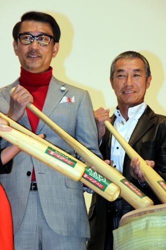 中井貴一と柳葉敏郎、撮影で肉離れ