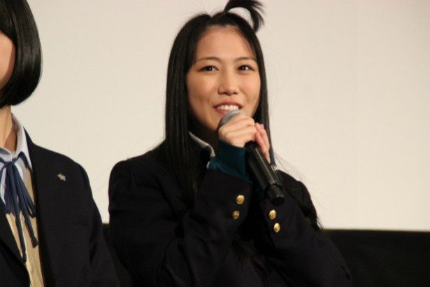 演劇部の西条美紀役の高城れに