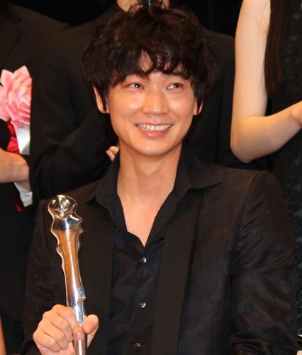綾野剛、主演男優賞受賞作は「面倒くさいライバル」