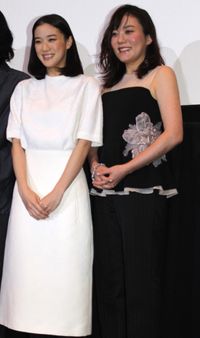 蒼井優 涙こらえ 花とアリス 亡き撮監へメッセージ 画像2 7 Movie Walker Press