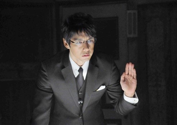ヒロインの“理性”を司る吉田を演じる西島秀俊