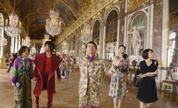日本映画初となるヴェルサイユ宮殿を貸し切っての撮影も敢行