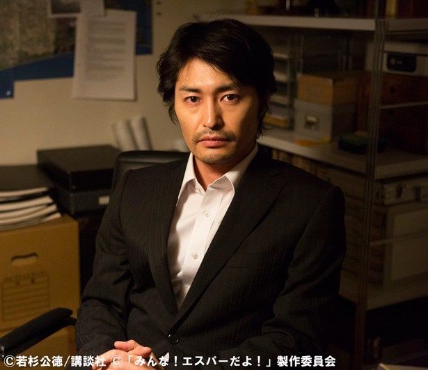 超能力を研究する大学教授で紗英の父、浅見隆広役の安田顕