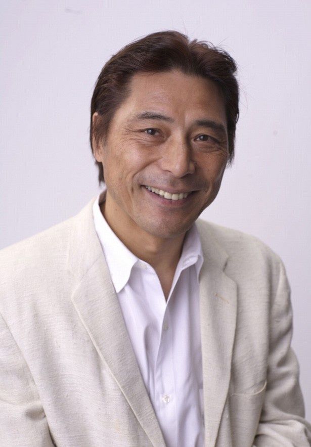 【写真を見る】日本演劇界を代表する俳優、加藤健一も出演する